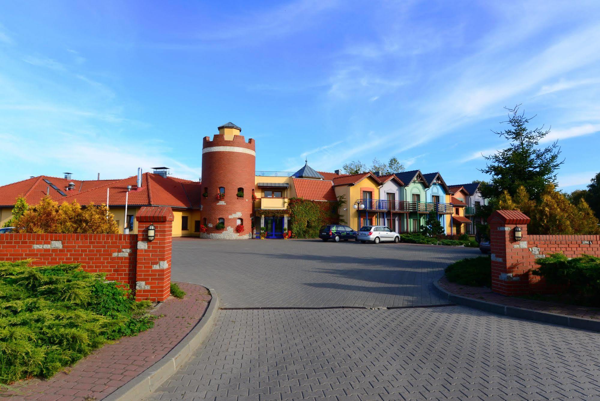 Hotel Daglezja Nad Jeziorem Kornickim Kórnik Buitenkant foto