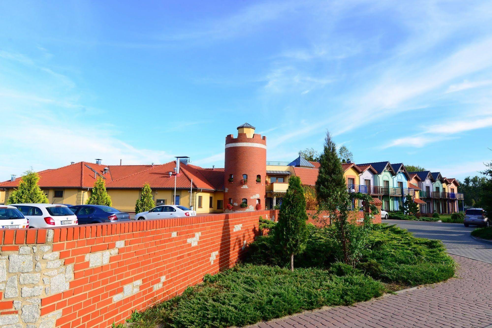 Hotel Daglezja Nad Jeziorem Kornickim Kórnik Buitenkant foto
